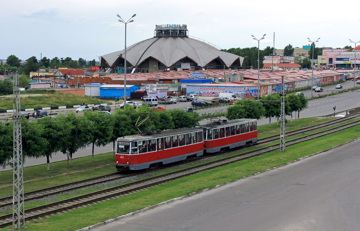 Старый Оскол, 71-605 (КТМ-5М3) № 44; Старый Оскол — Достопримечательности вдоль трамвайной линии