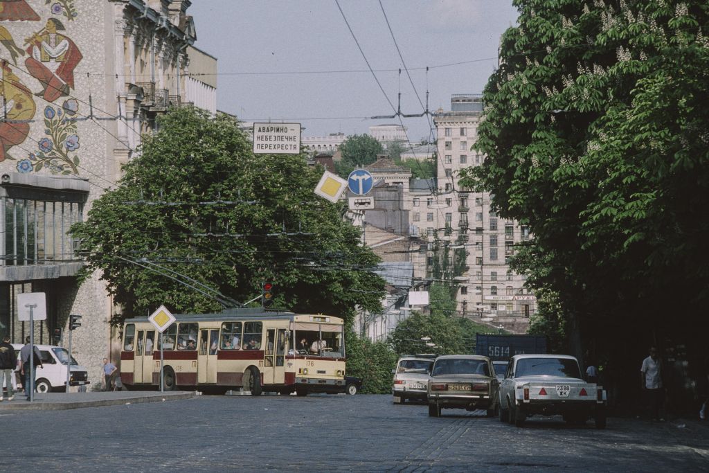 Kijevas, Škoda 14Tr02/6 nr. 176; Kijevas — Closed trolleybuses lines; Kijevas — Historical photos