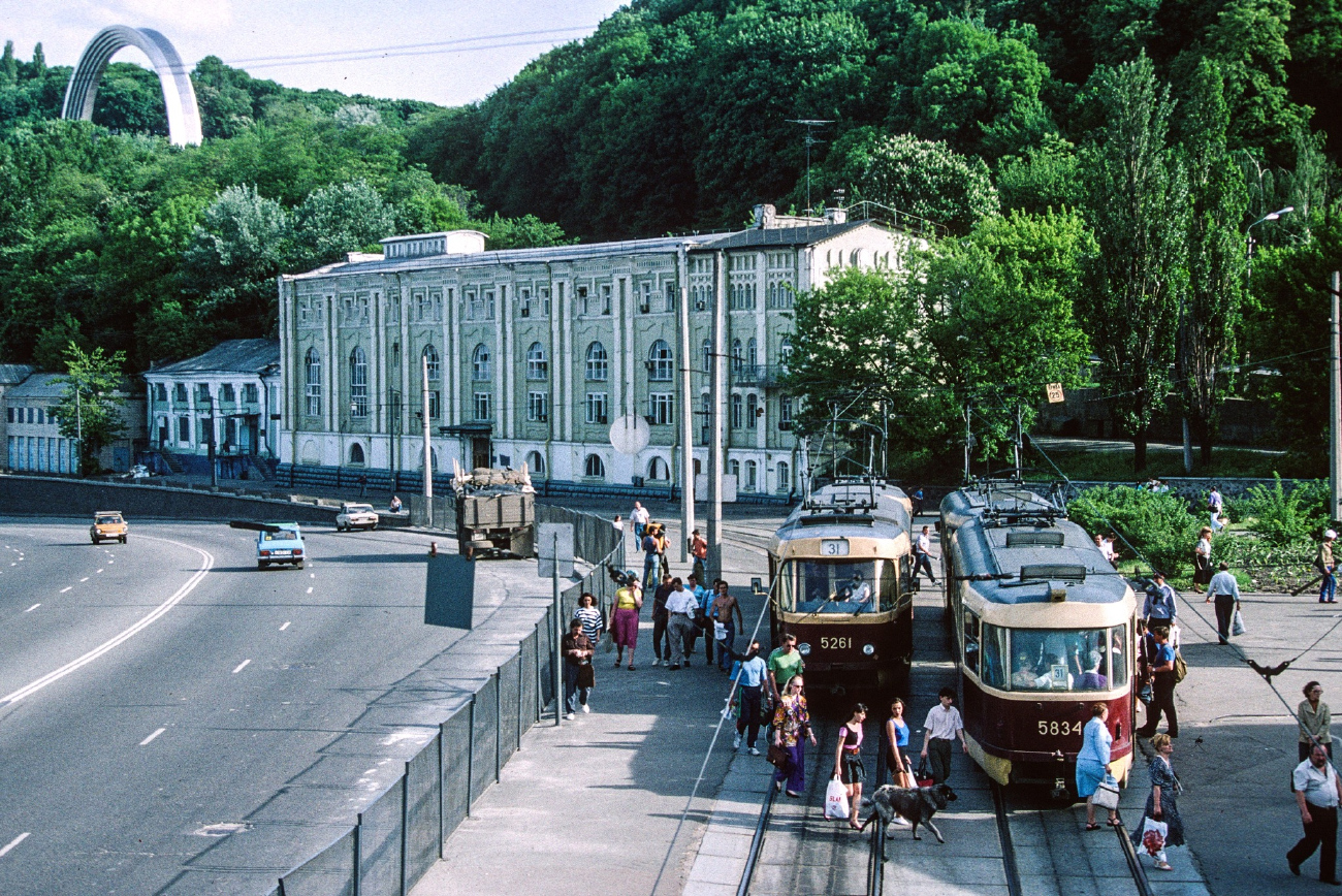 Киев, Tatra T3SU (двухдверная) № 5261; Киев, Tatra T3SU № 5834