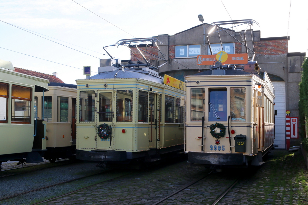 Coast Tram, SNCV Standard wooden motor car nr. 9942; Coast Tram, SNCV Standard wooden motor car nr. 9985