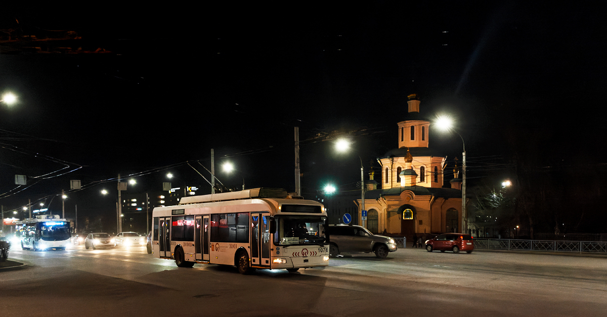 Красноярск, БКМ 321 № 1076