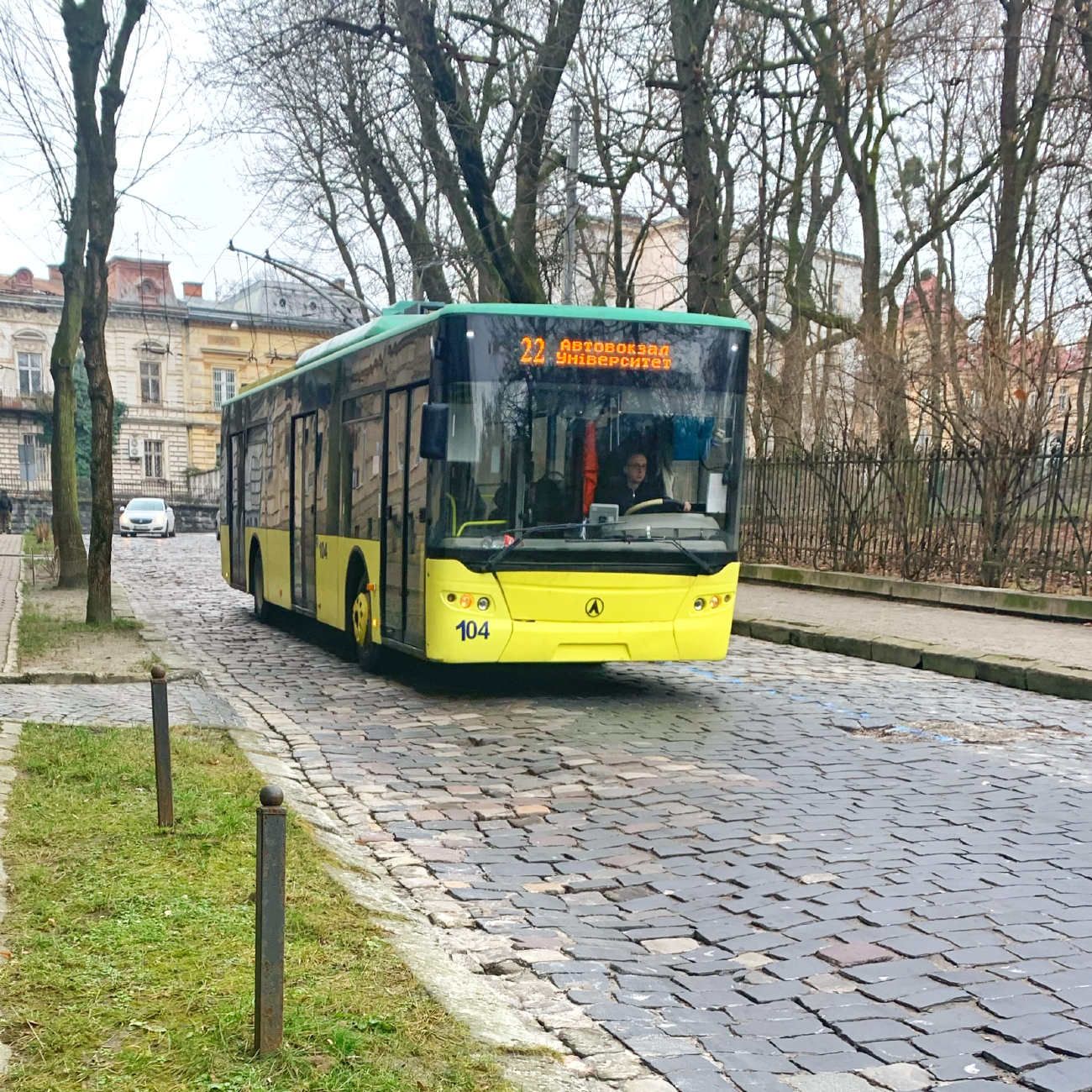 Львов, ЛАЗ E183D1 № 104