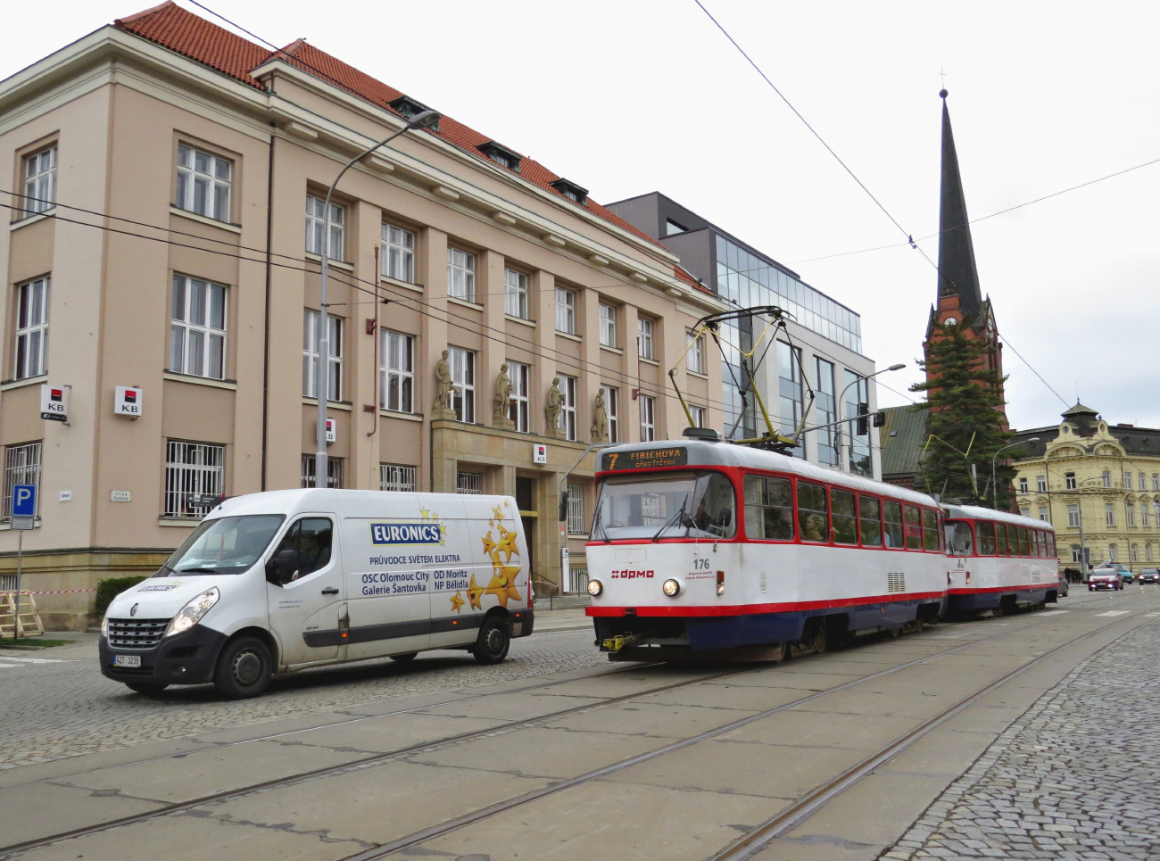 Оломоуц, Tatra T3SUCS № 176; Оломоуц, Tatra T3SUCS № 166 Оломоуц, Tatra T3SUCS № 176; Оломоуц, Tatra T3SUCS № 166