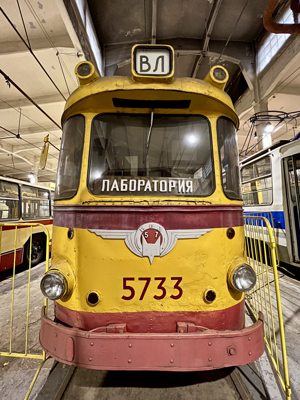 Санкт-Петербург, ЛМ-57 № 5733 Санкт-Петербург, ЛМ-57 № 5733