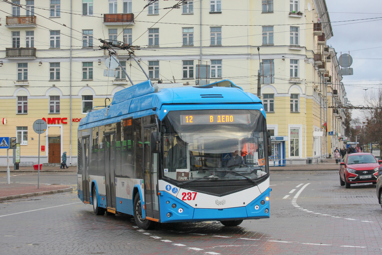 Витебск, БКМ 32100D № 237