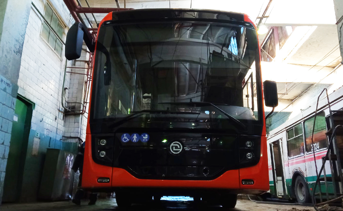 Пенза, УТТЗ-6242 № б/н