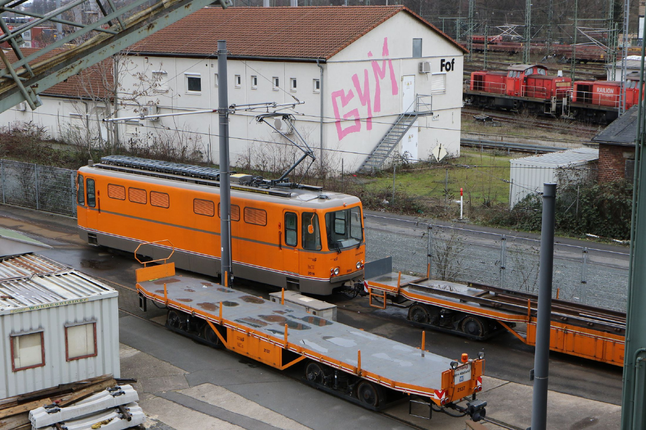Франкфурт-на-Майне, Четырёхосный грузовой прицеп № 2137; Франкфурт-на-Майне, Четырёхосный аккумуляторный вагон № 2016