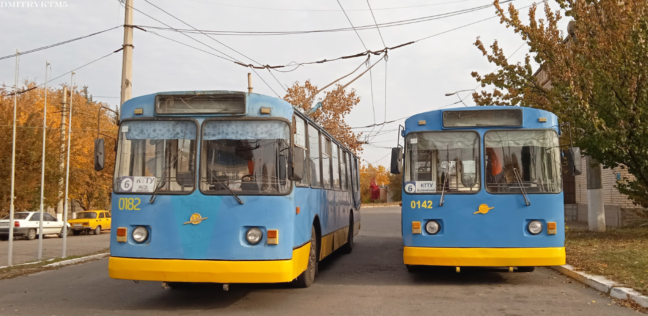 კრამატორსკი, ZiU-682G [G00] № 0182; კრამატორსკი, ZiU-682G-016 (012) № 0142