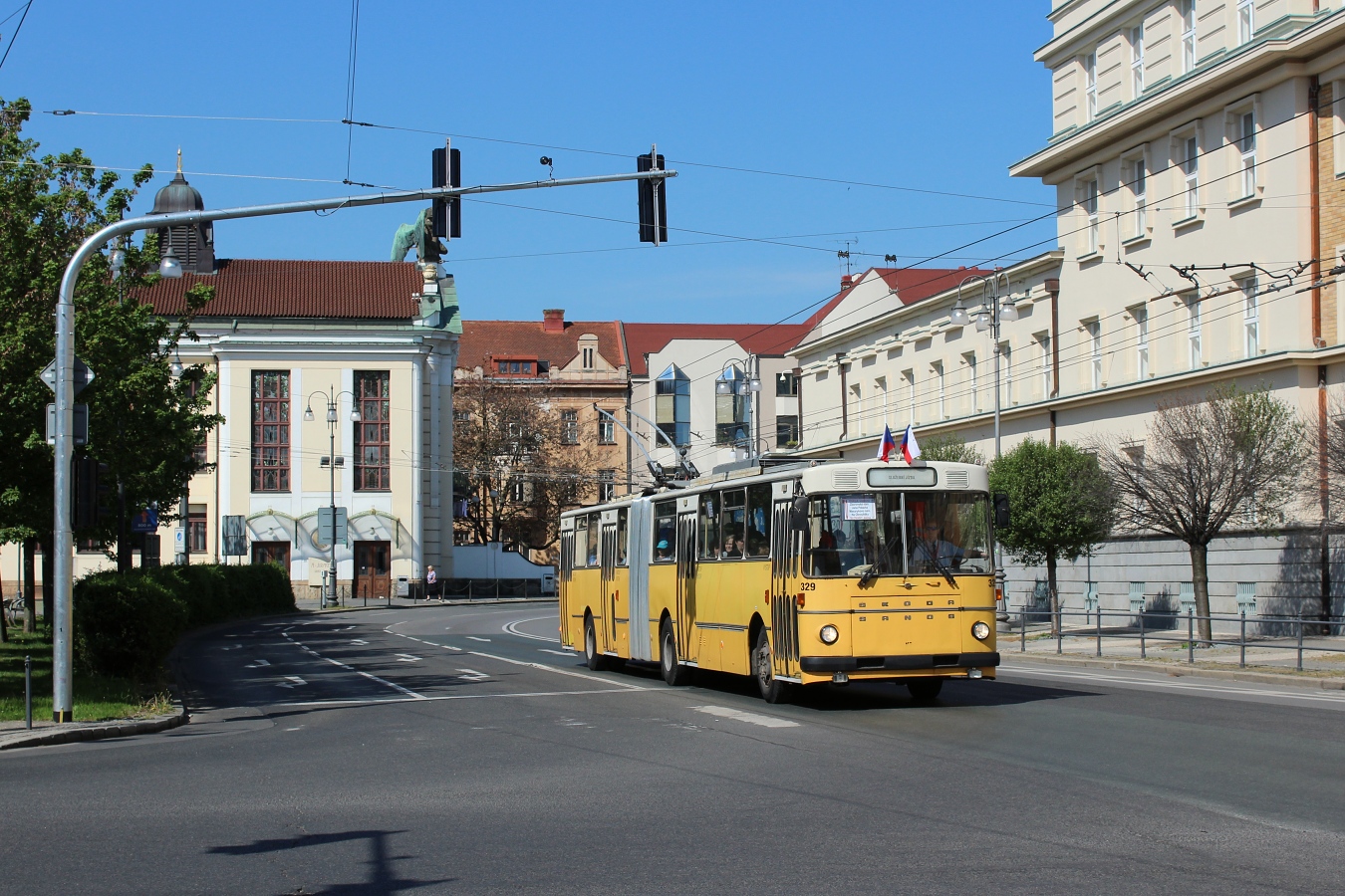 Пардубице, Škoda Sanos S 200 Tr № 329; Пардубице — Празднование 70-летия троллейбусного движения в Пардубице
