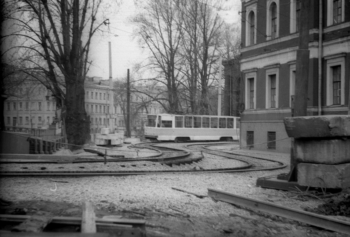 Szentpétervár — Track repairs