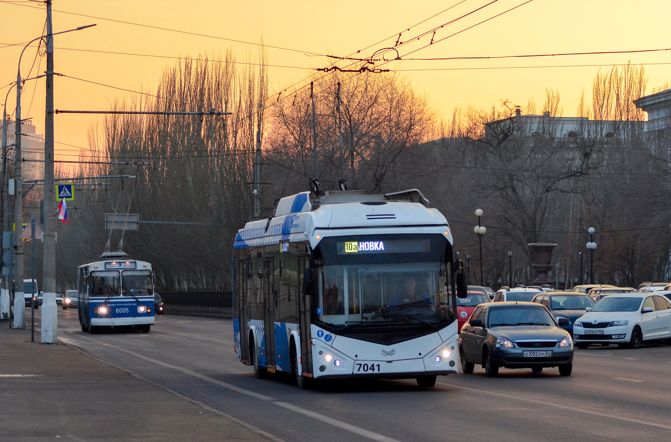 Волгоград, БКМ 32100D № 7041