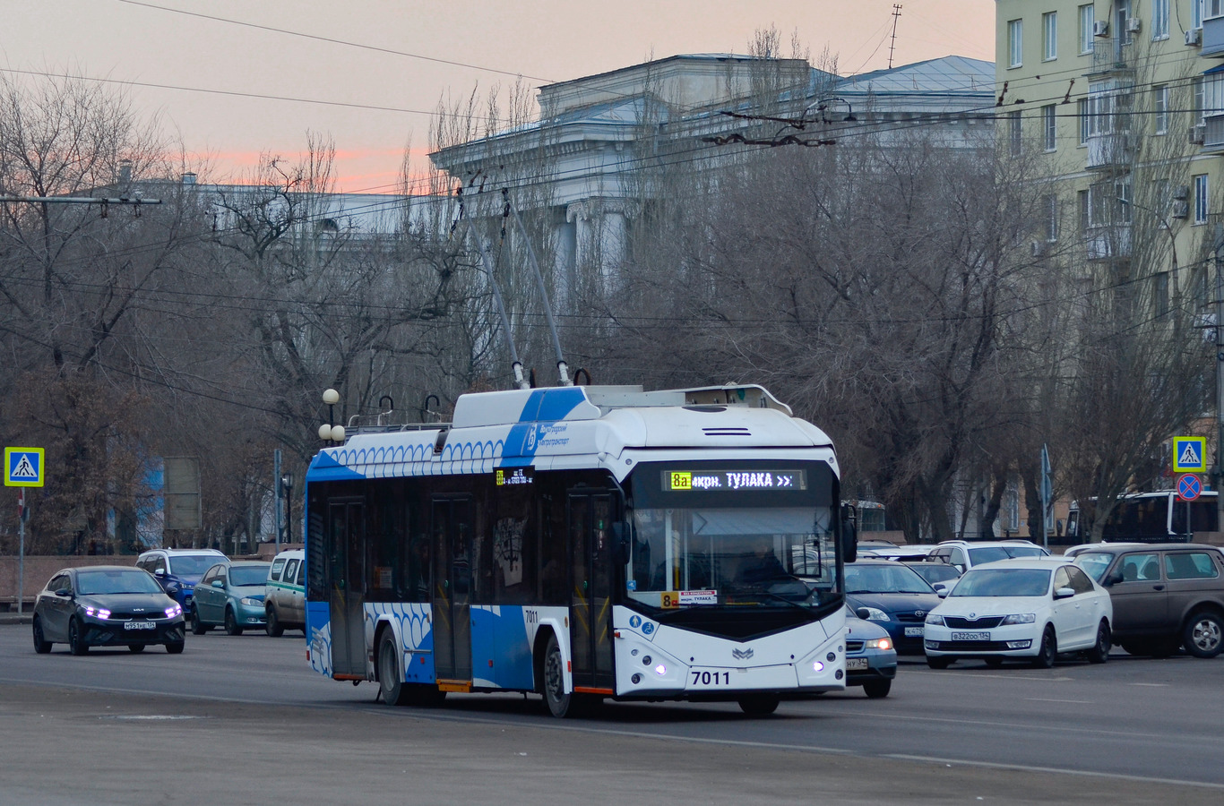 Волгоград, БКМ 32100D № 7011
