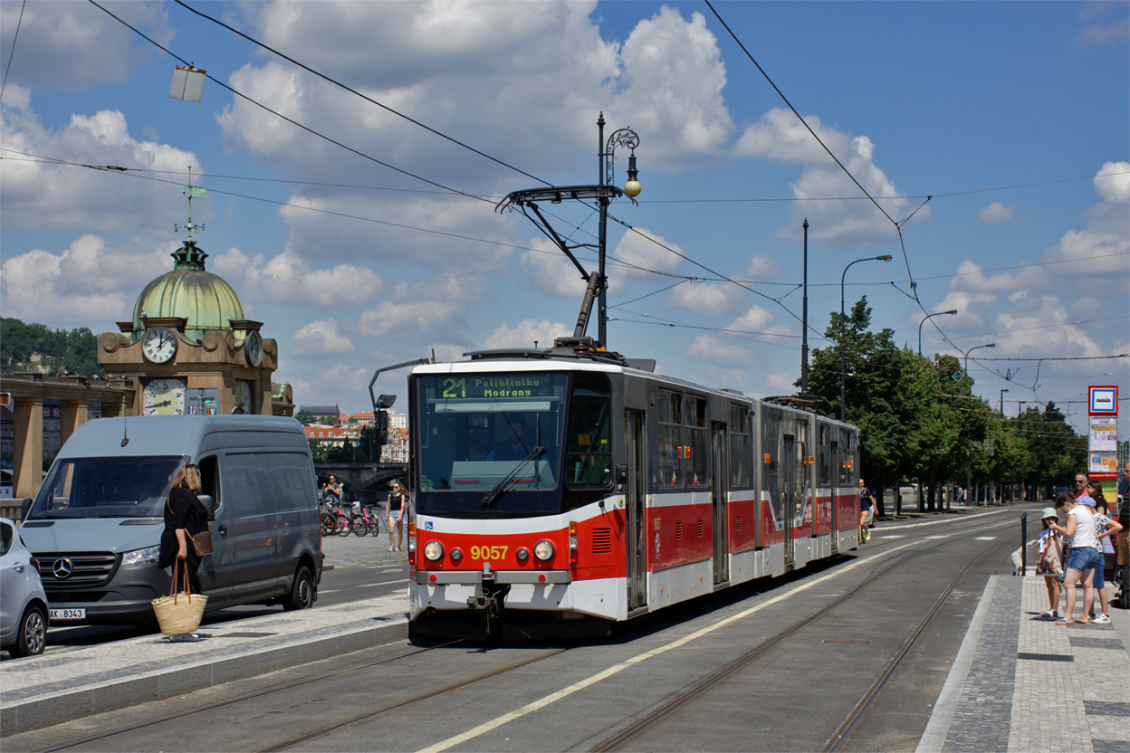 Praha, Tatra KT8D5R.N2P č. 9057