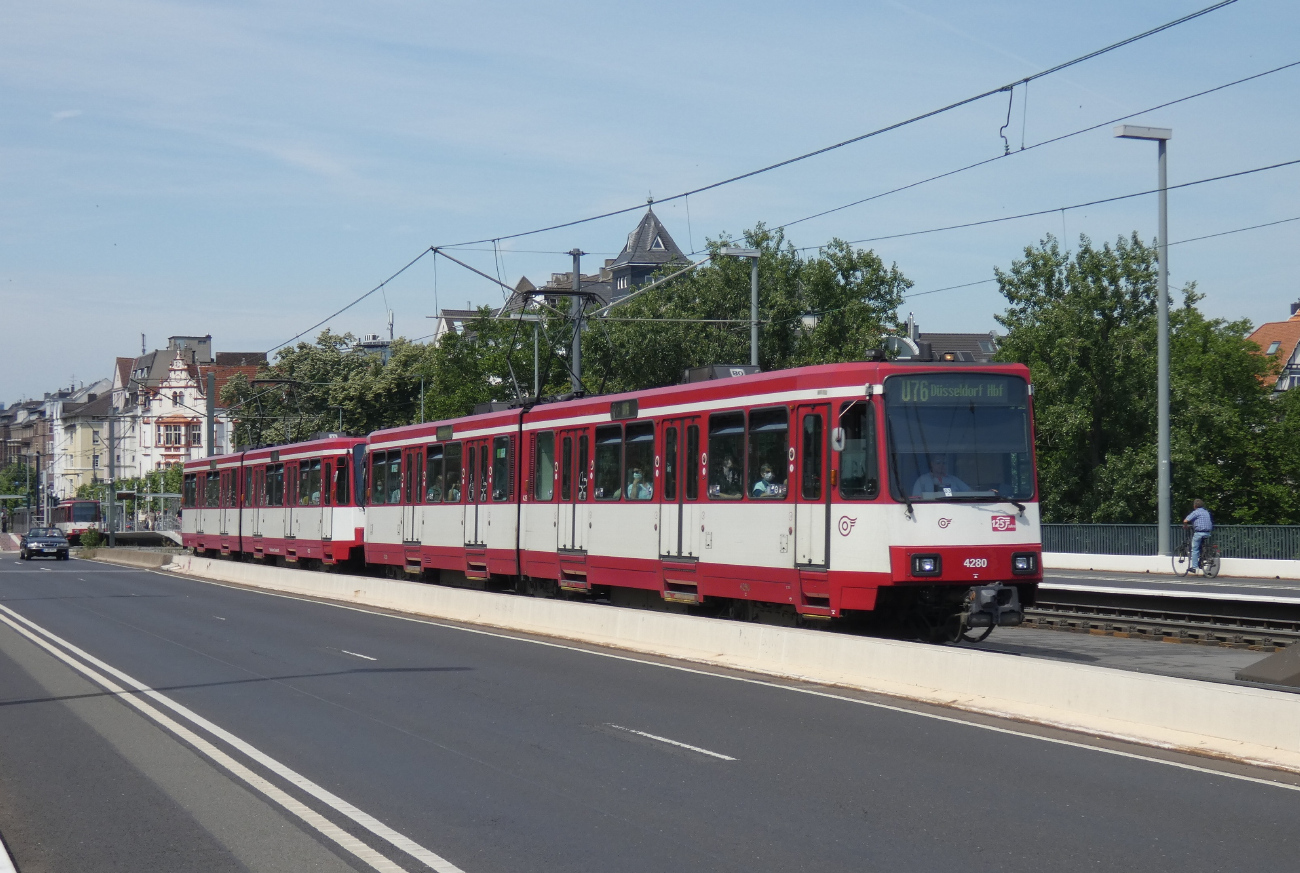 Düsseldorf, Duewag B80D č. 4280