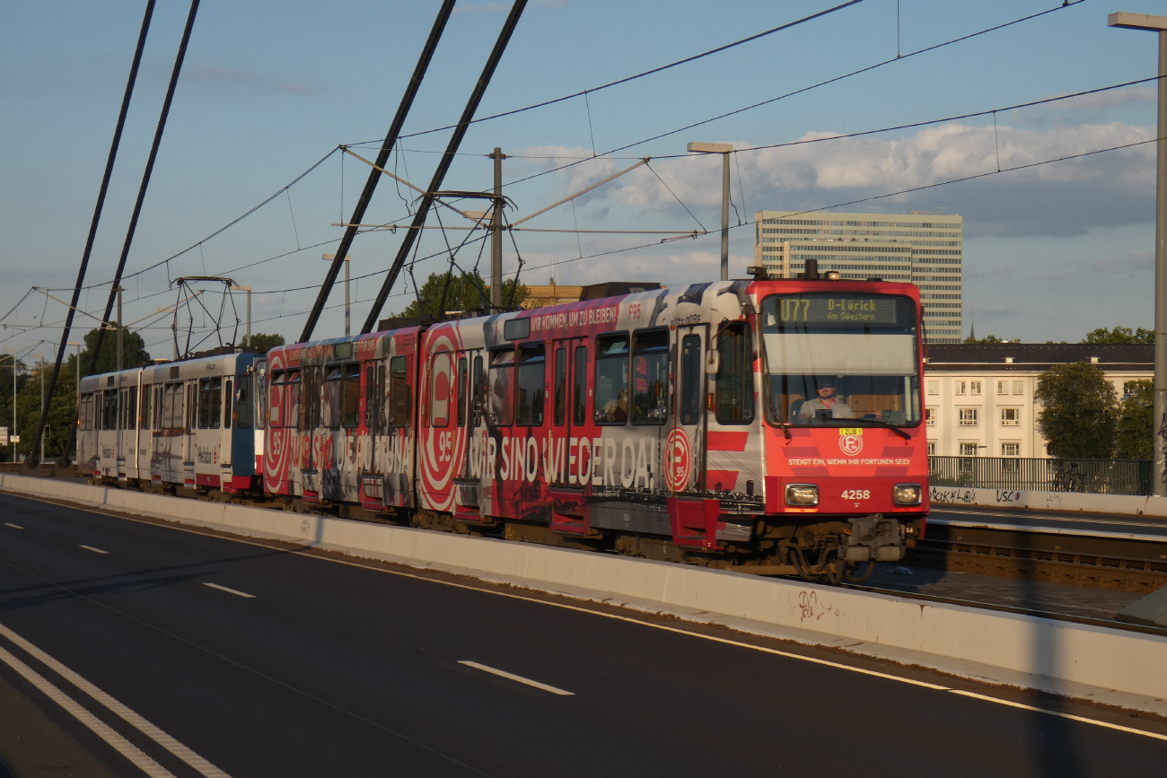 Дюссельдорф, Duewag B80D № 4258