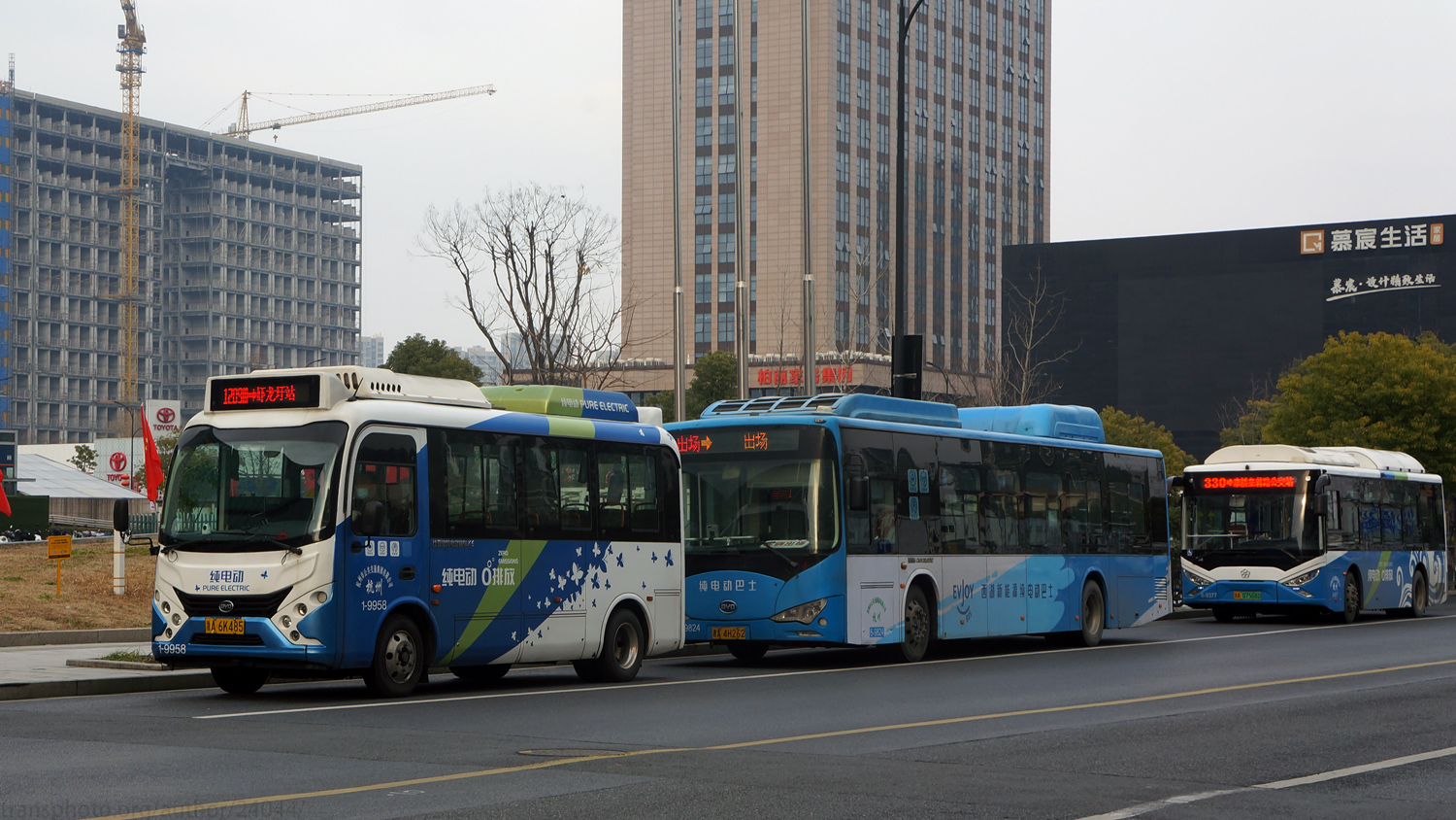 Ханчжоу, BYD K6 (BYD6650HZEV1) № 1-9958; Ханчжоу, BYD K9A № 6-9824