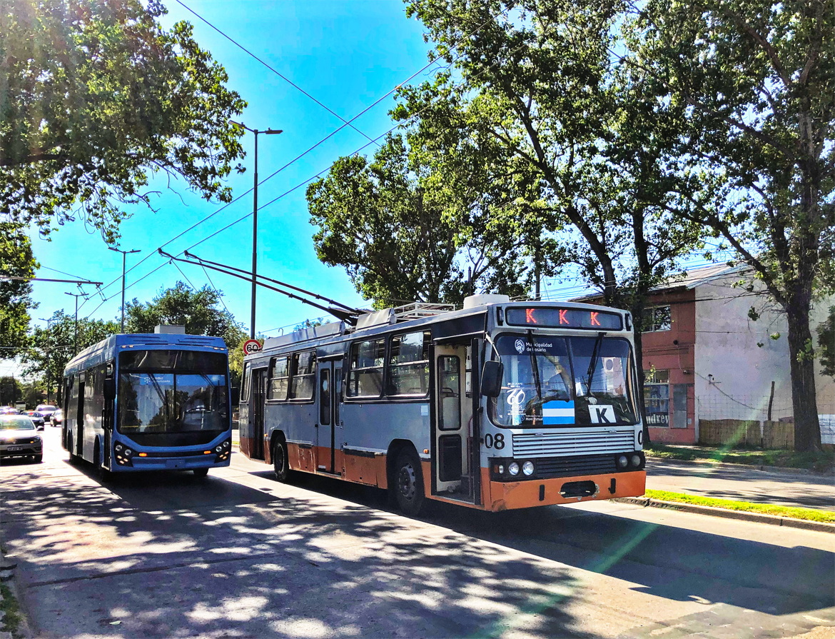 Росарио, Marcopolo Torino № 08; Росарио, REBUS 380HP № 33