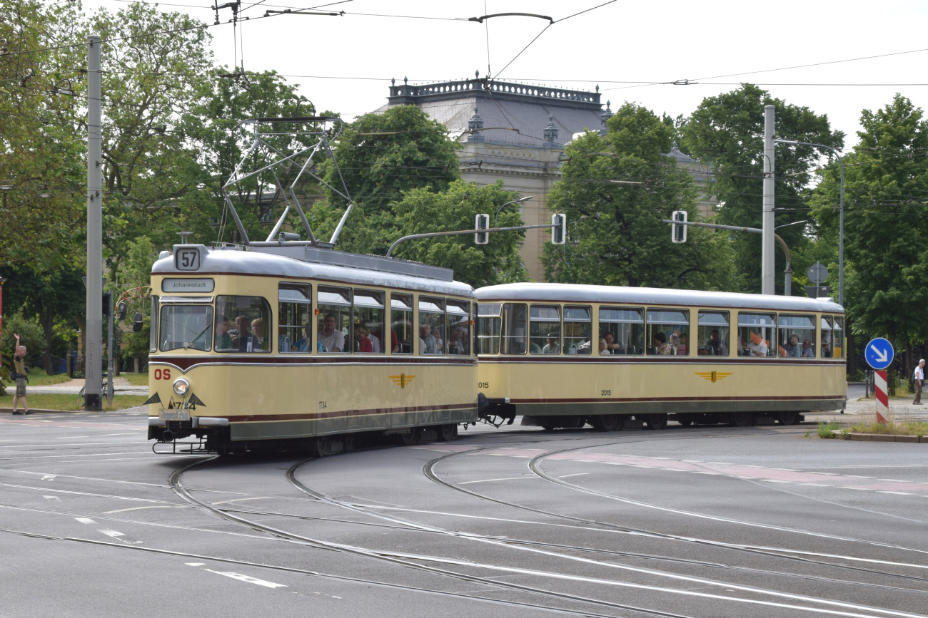 Дрезден, Gotha TDE61 № 1734 (201 313); Дрезден, Gotha B4-62 № 2015 (251 314); Дрезден — 25 лет Трамвайного музея — 50 лет Татры (03.06.2017)