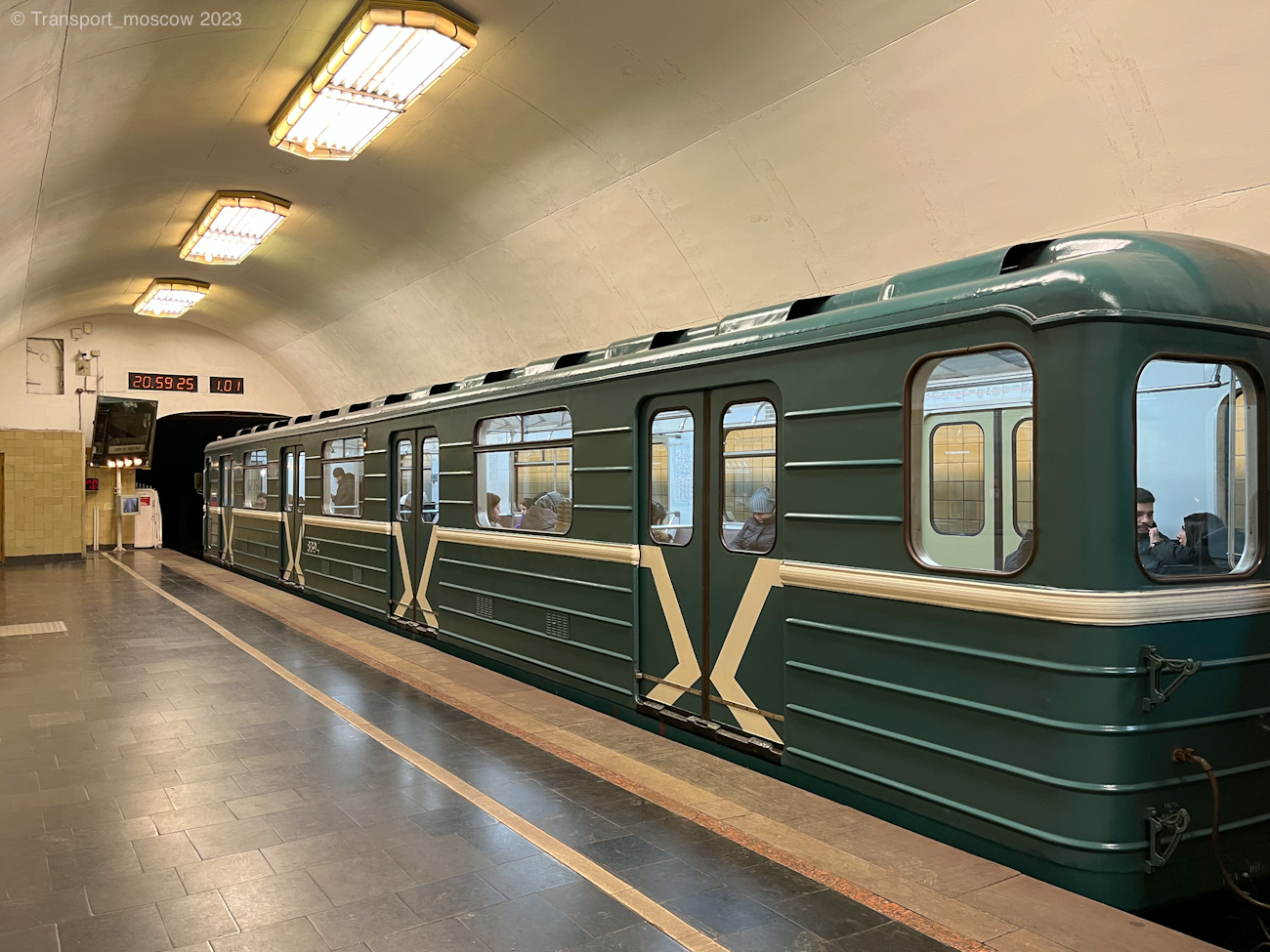 Москва, 81-717.5 (ЛВЗ/ВМ) № 8894