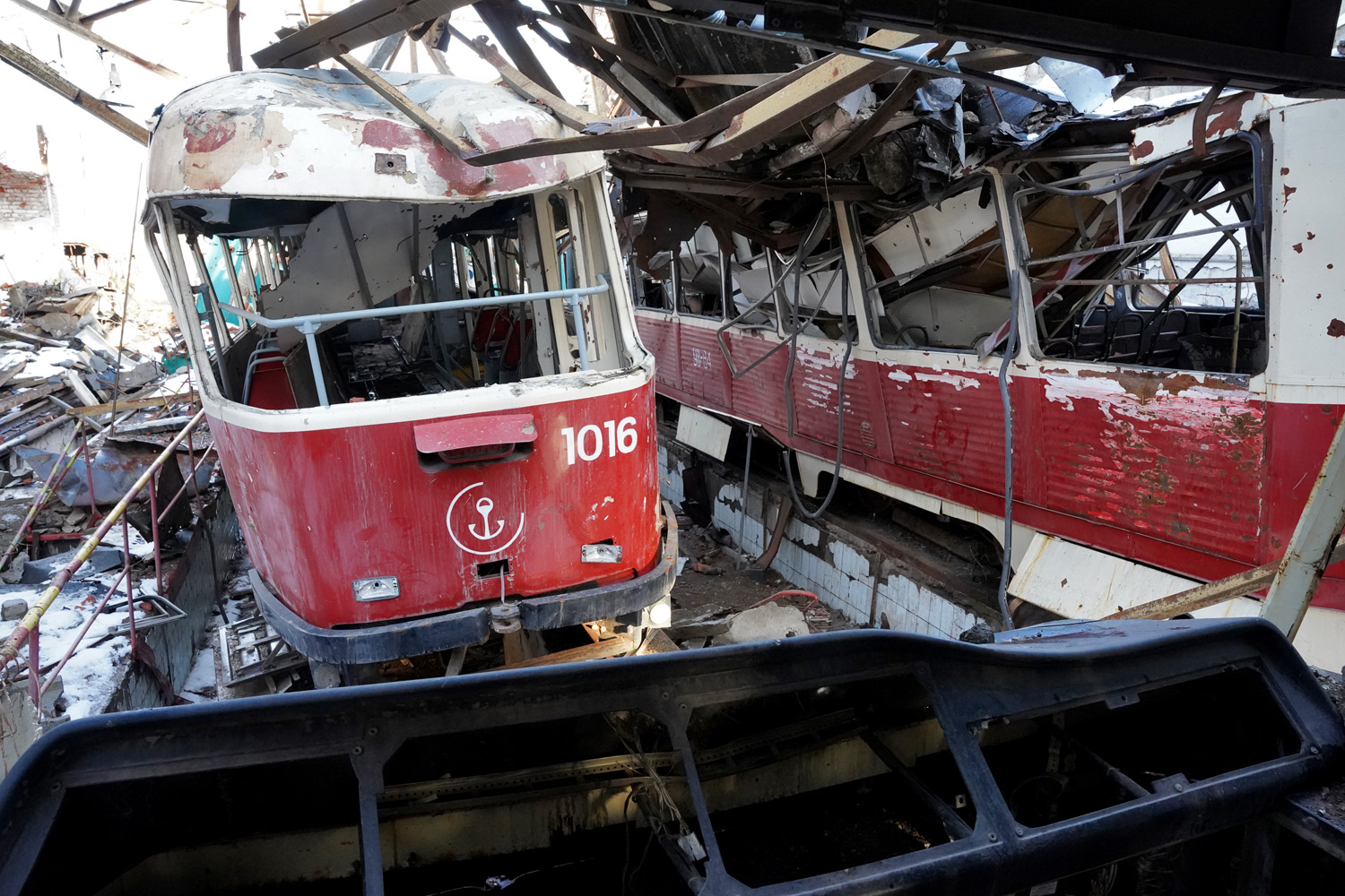 Mariupol, Tatra T3SUCS č. 1016; Mariupol, 71-605 (KTM-5M3) č. УВ-84