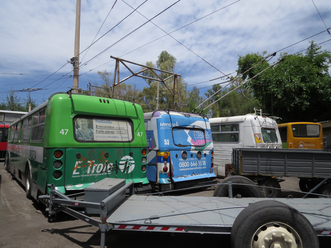 Мендоса, Flyer E902 № 47; Мендоса, Flyer E902 № 53; Мендоса, Flyer E902 № (2838); Мендоса — Депо Avenida Perú