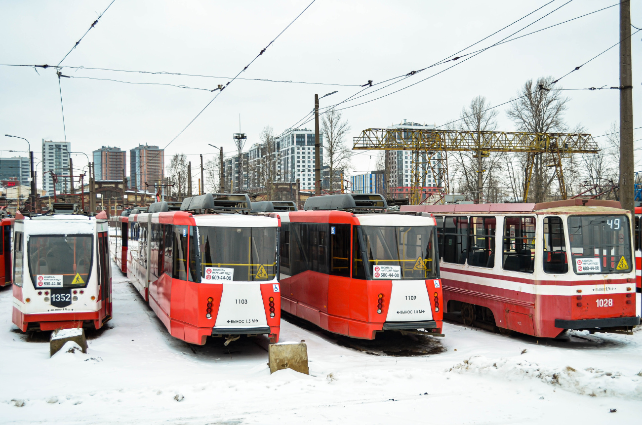 Санкт-Петербург, 71-134А (ЛМ-99АВН) № 1352; Санкт-Петербург, 71-152 (ЛВС-2005) № 1103