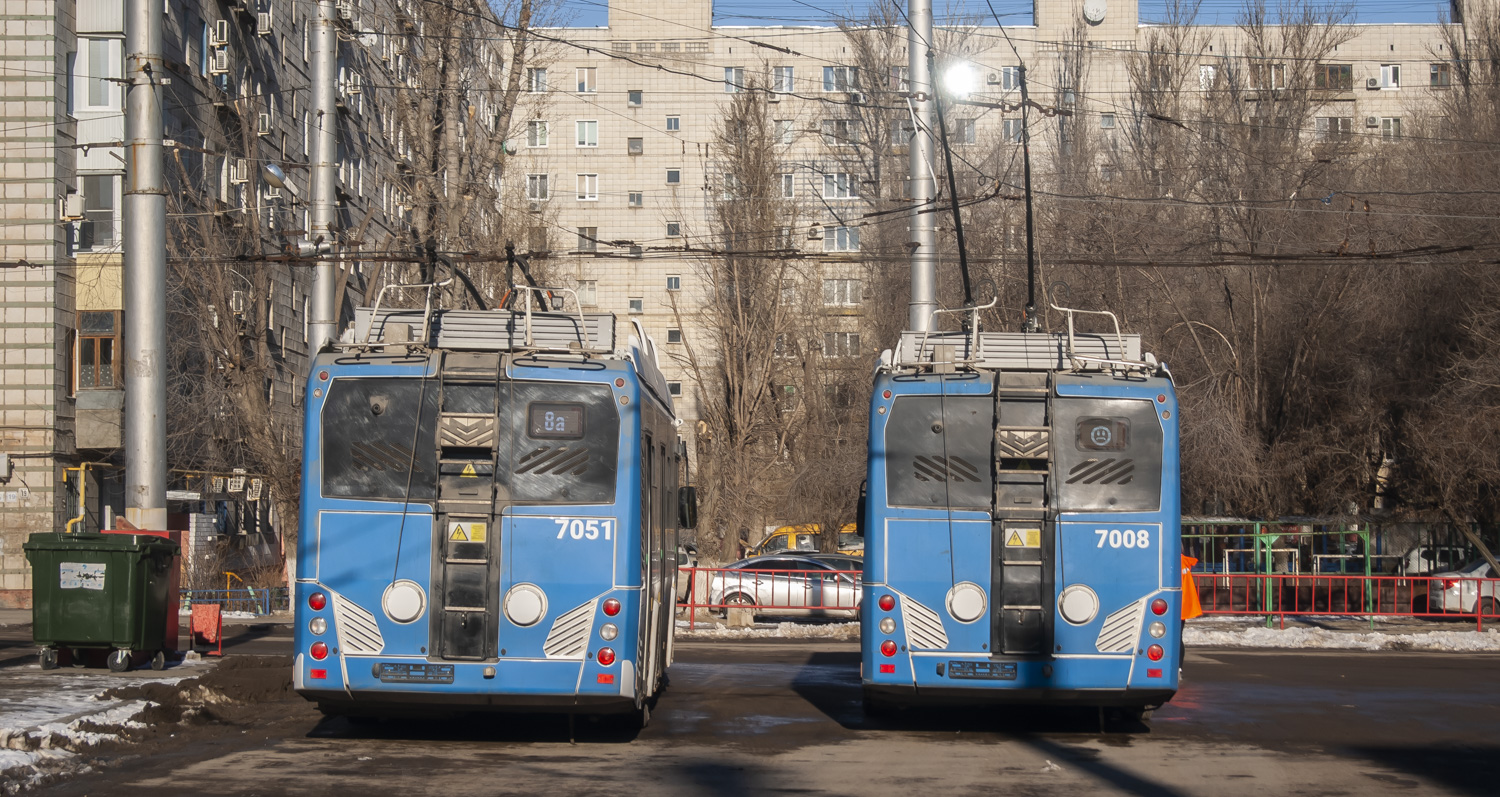 Wolgograd, BKM 32100D Nr. 7051; Wolgograd, BKM 32100D Nr. 7008