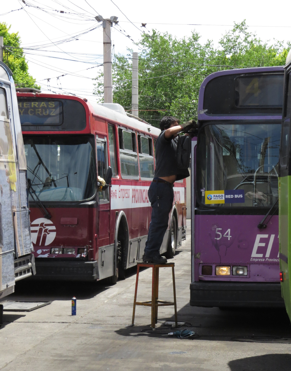 Мендоса, Flyer E902 № 41; Мендоса, Flyer E902 № 54; Мендоса — Депо Avenida Perú