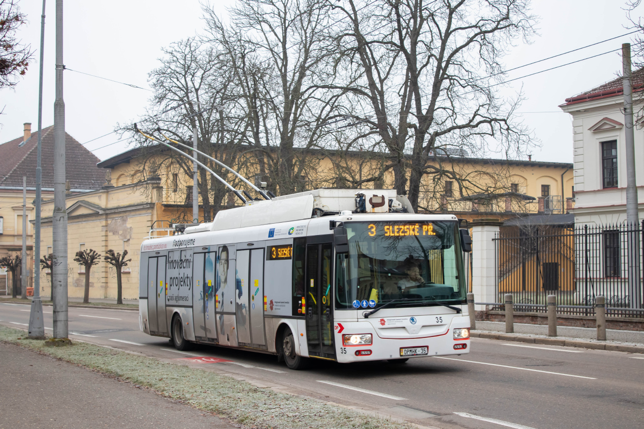 Градзец-Кралавэ, Škoda 30Tr SOR № 35