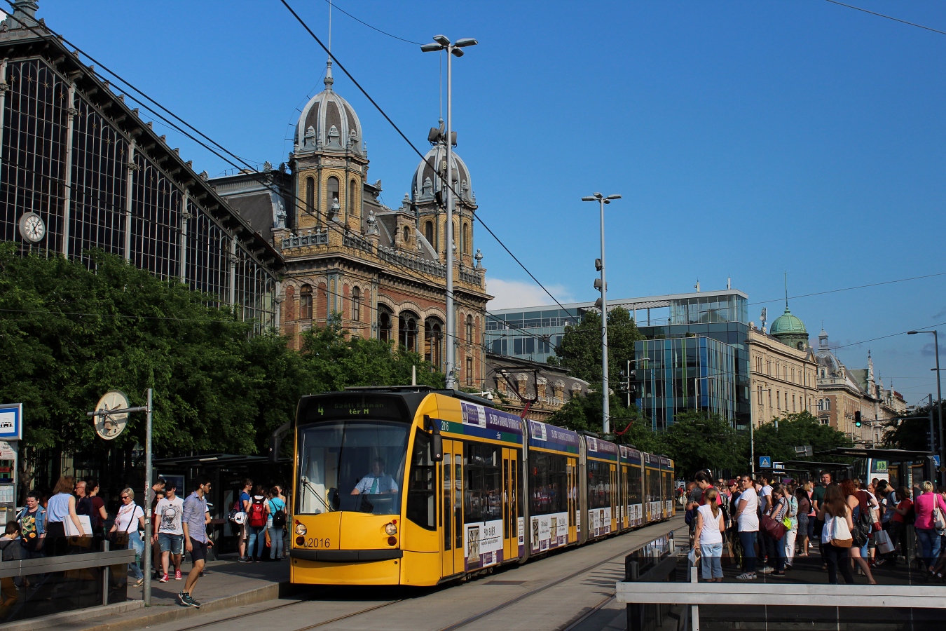 Budapešť, Siemens Combino Supra NF12B č. 2016