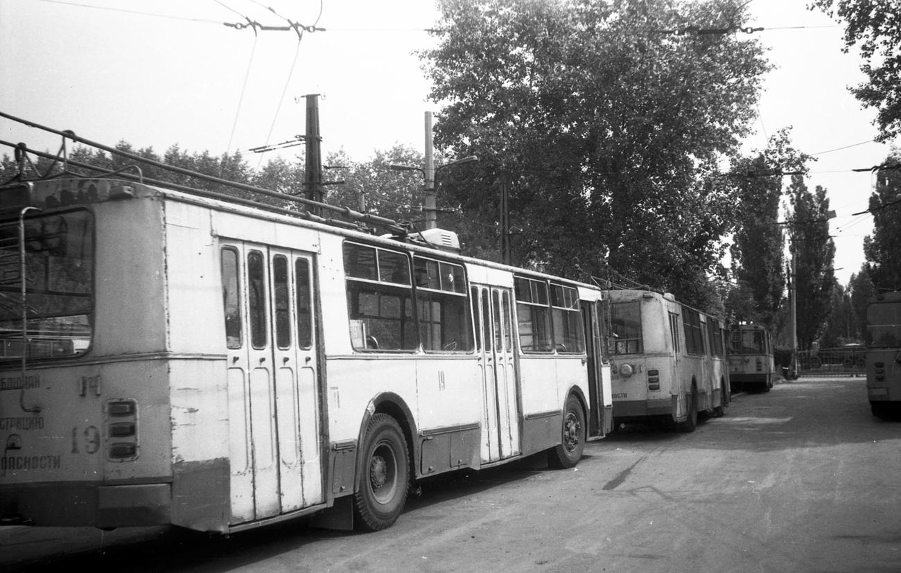 Кременчук, ЗиУ-682Б № 19; Кременчук — Історичні світлини — Тролейбус (1966-2005)