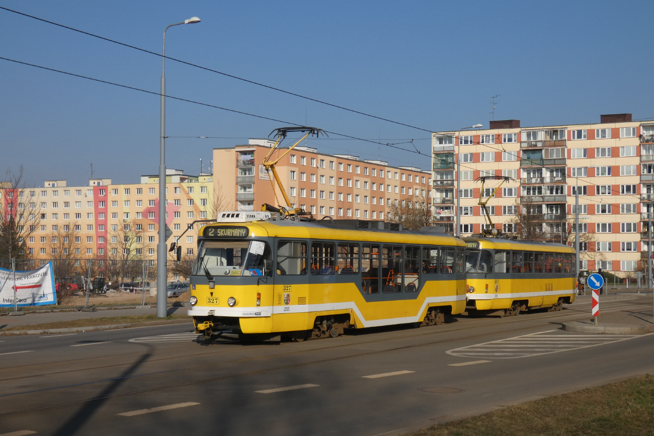 Пльзень, Tatra T3R.PLF № 327; Пльзень, Tatra T3SUCS № 257