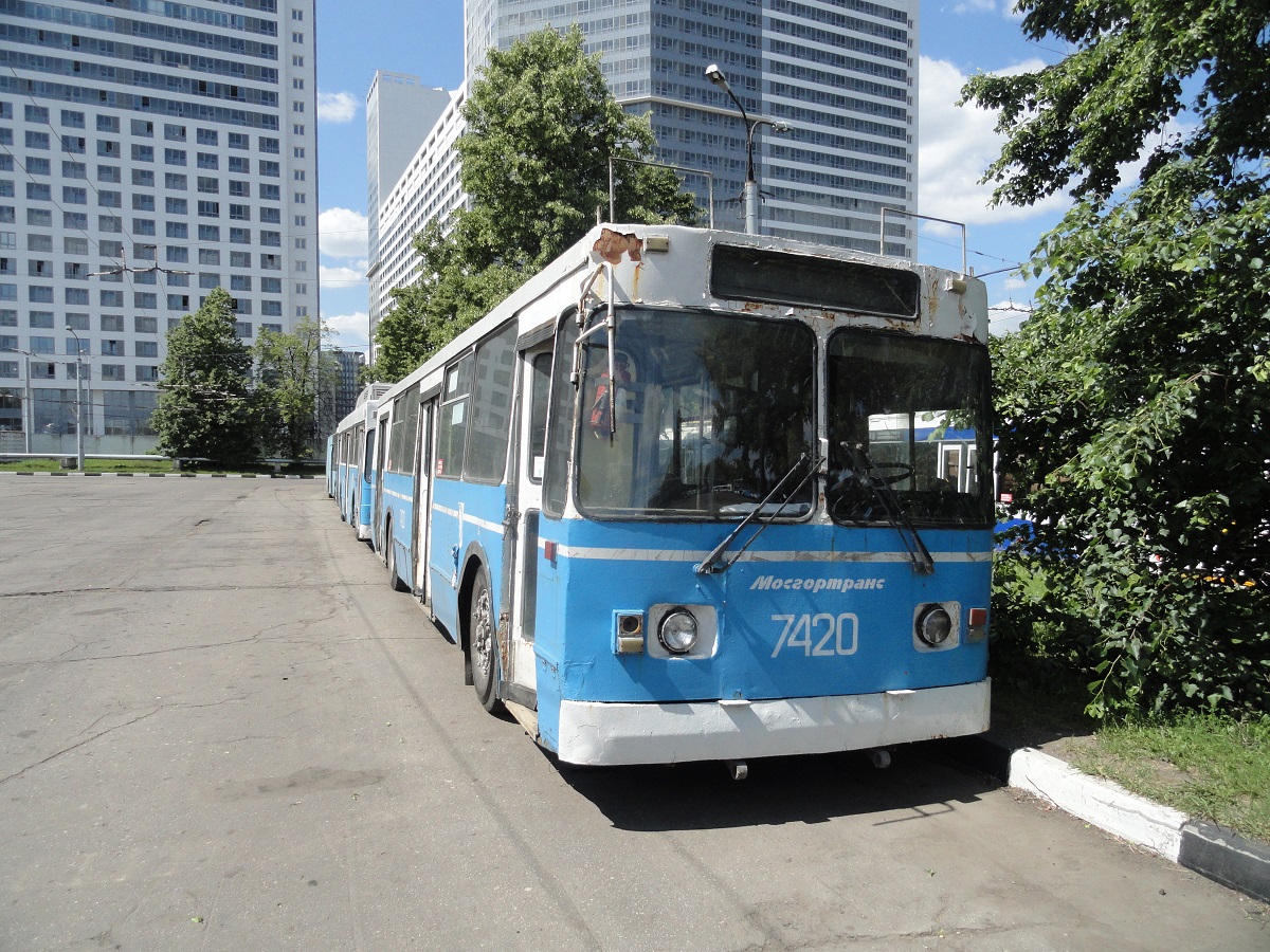 Москва, ЗиУ-682ГМ № 7420 Москва, ЗиУ-682ГМ № 7420