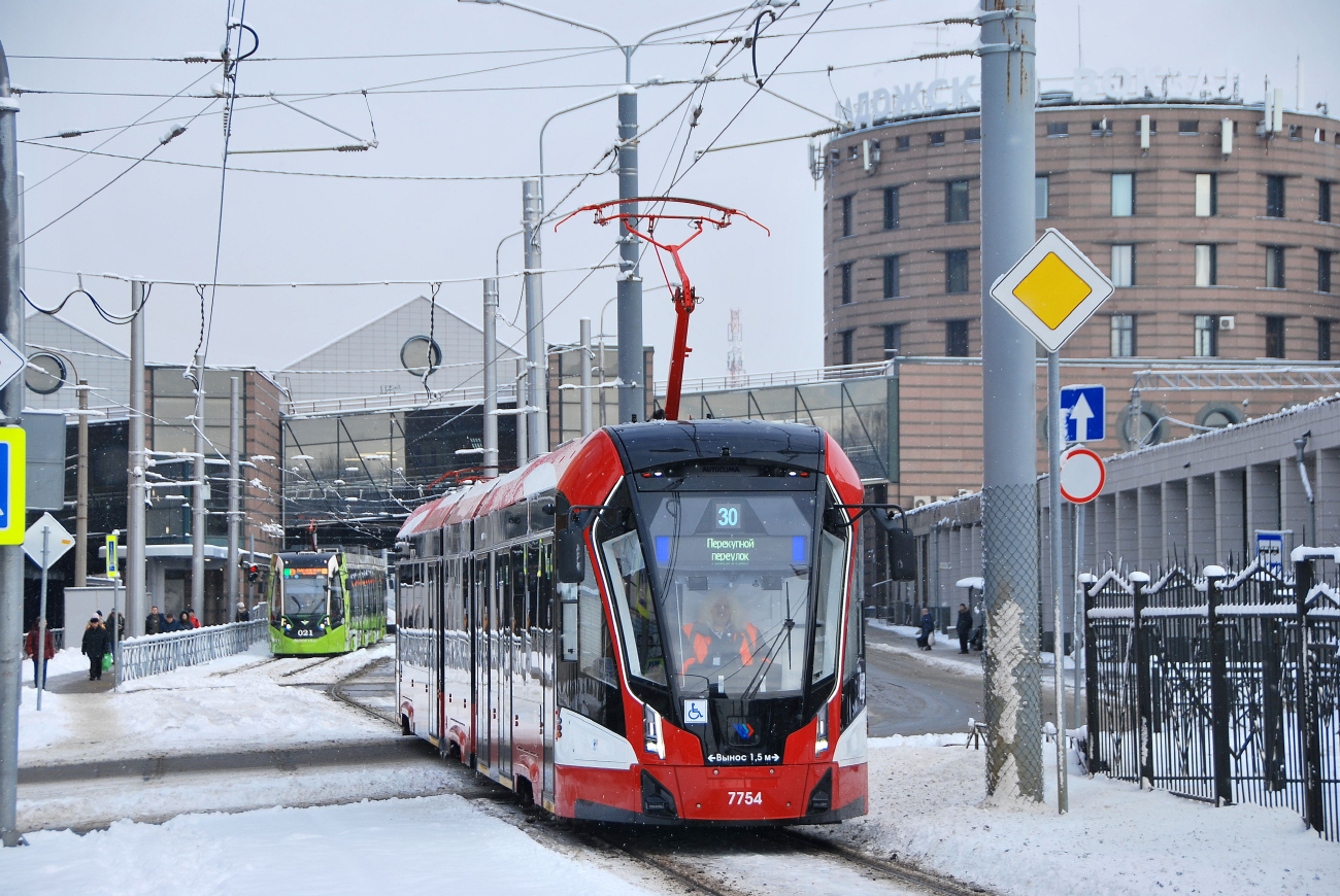 Saint-Petersburg, 71-932 “Nevskiy” č. 7754