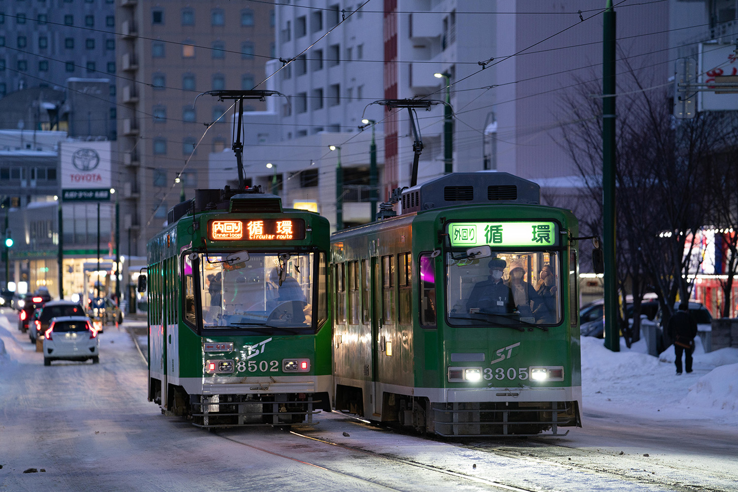 Саппоро, Sapporo 3300 series № 3305; Саппоро, Sapporo 8500 series № 8502 Саппоро, Sapporo 3300 series № 3305; Саппоро, Sapporo 8500 series № 8502