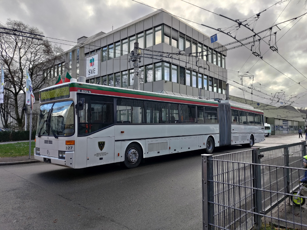 Штутгарт, Mercedes-Benz O405GTD № 327