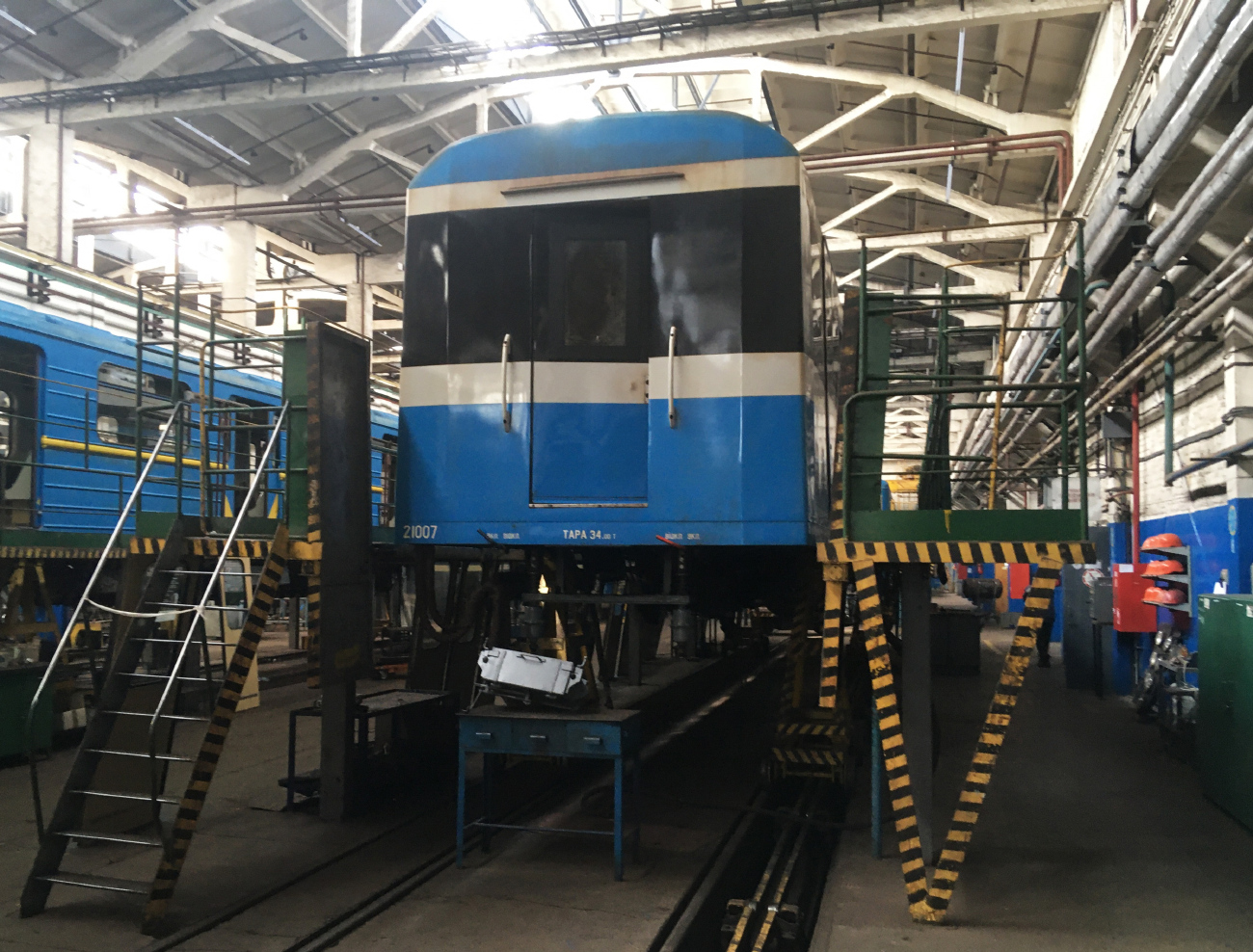 Киев, 81-7021 № 21007