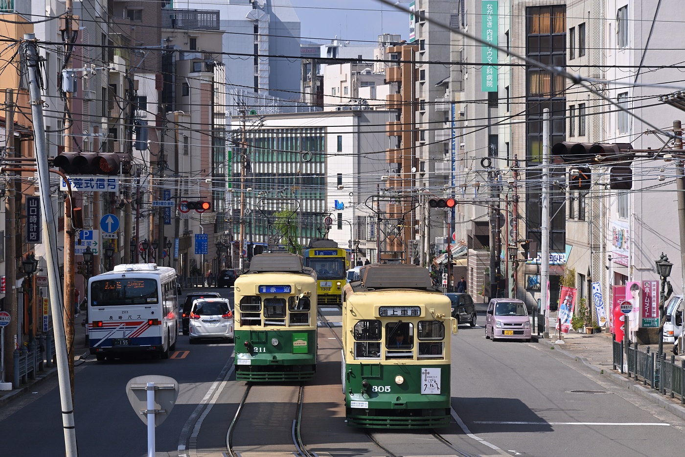 Нагасаки, Hitachi № 211; Нагасаки, Hitachi № 305