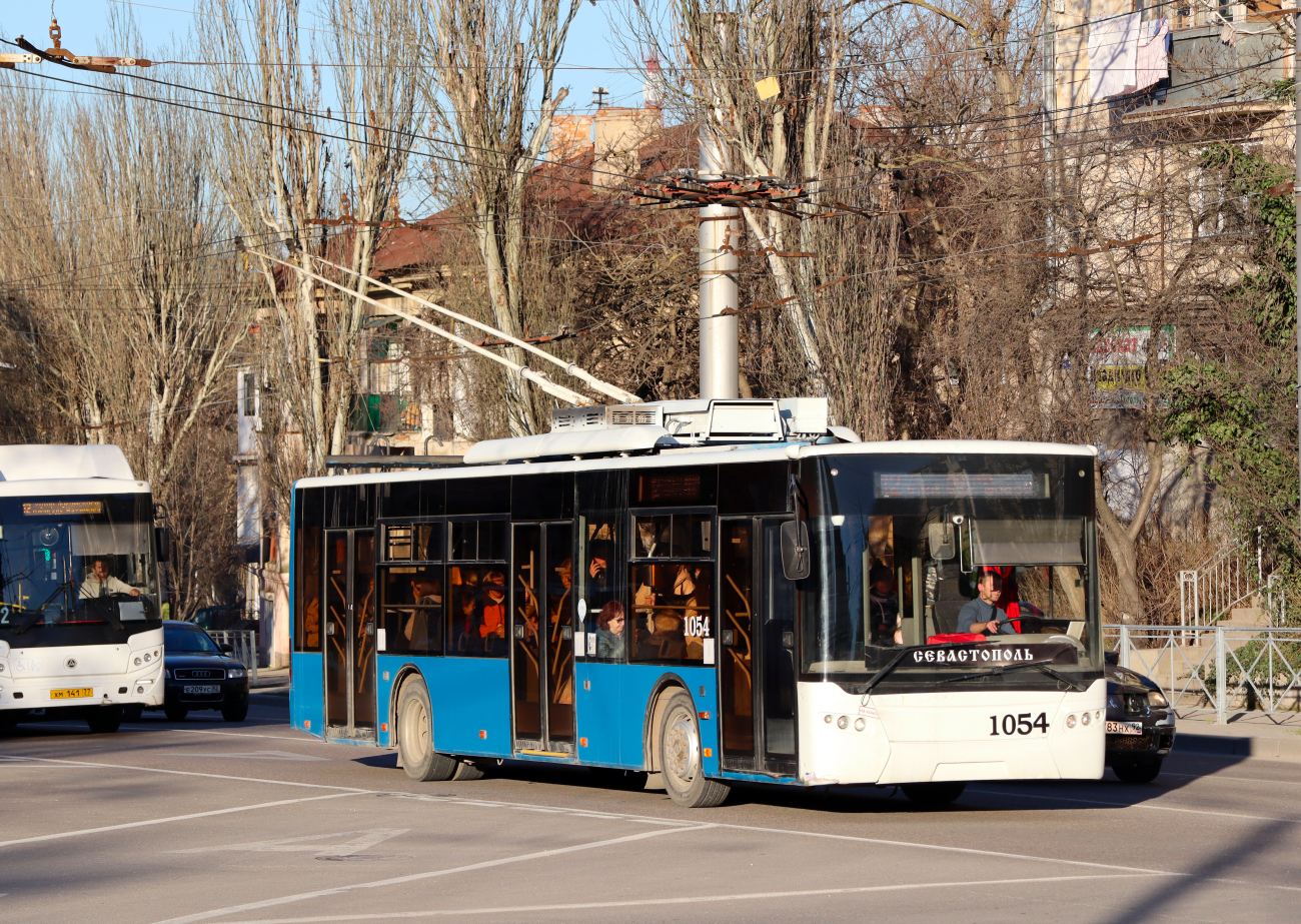 სევასტოპოლი, LAZ E183A1 № 1054