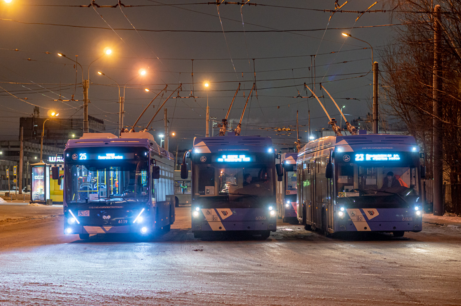 Санкт-Петербург, БКМ 32100D «Ольгерд» № 6119; Санкт-Петербург, Тролза-5265.08 «Мегаполис» № 6063; Санкт-Петербург, Тролза-5265.08 «Мегаполис» № 6028