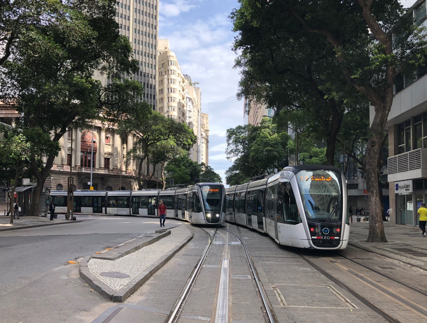 Рио-де-Жанейро, Alstom Citadis 402 № 120; Рио-де-Жанейро, Alstom Citadis 402 № 117