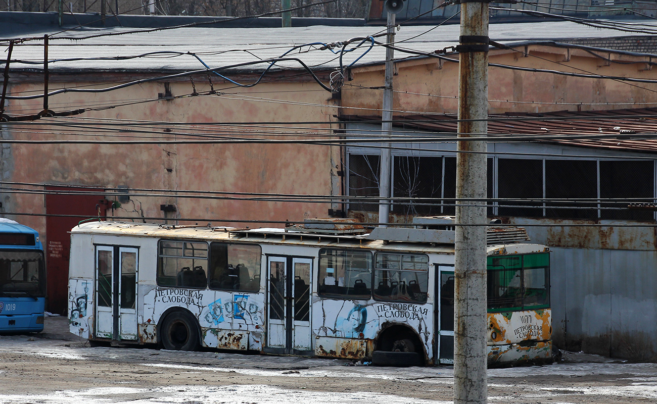 Пенза, ВЗТМ-5284 № 1077