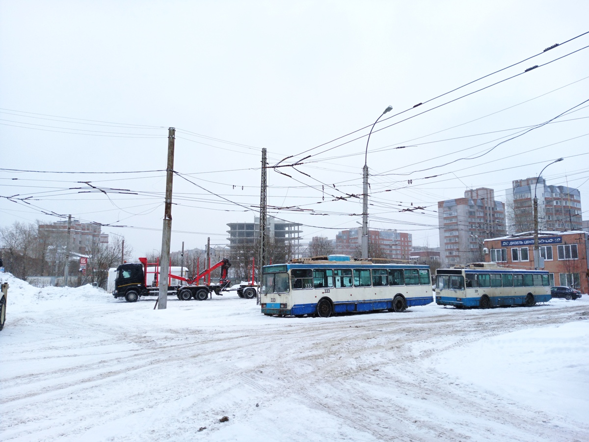 Вологда, ВМЗ-5298.00 (ВМЗ-375) № 333; Вологда, ВМЗ-5298.00 (ВМЗ-375) № 331; Вологда — Разные фотографии Вологда, ВМЗ-5298.00 (ВМЗ-375) № 333; Вологда, ВМЗ-5298.00 (ВМЗ-375) № 331; Вологда — Разные фотографии