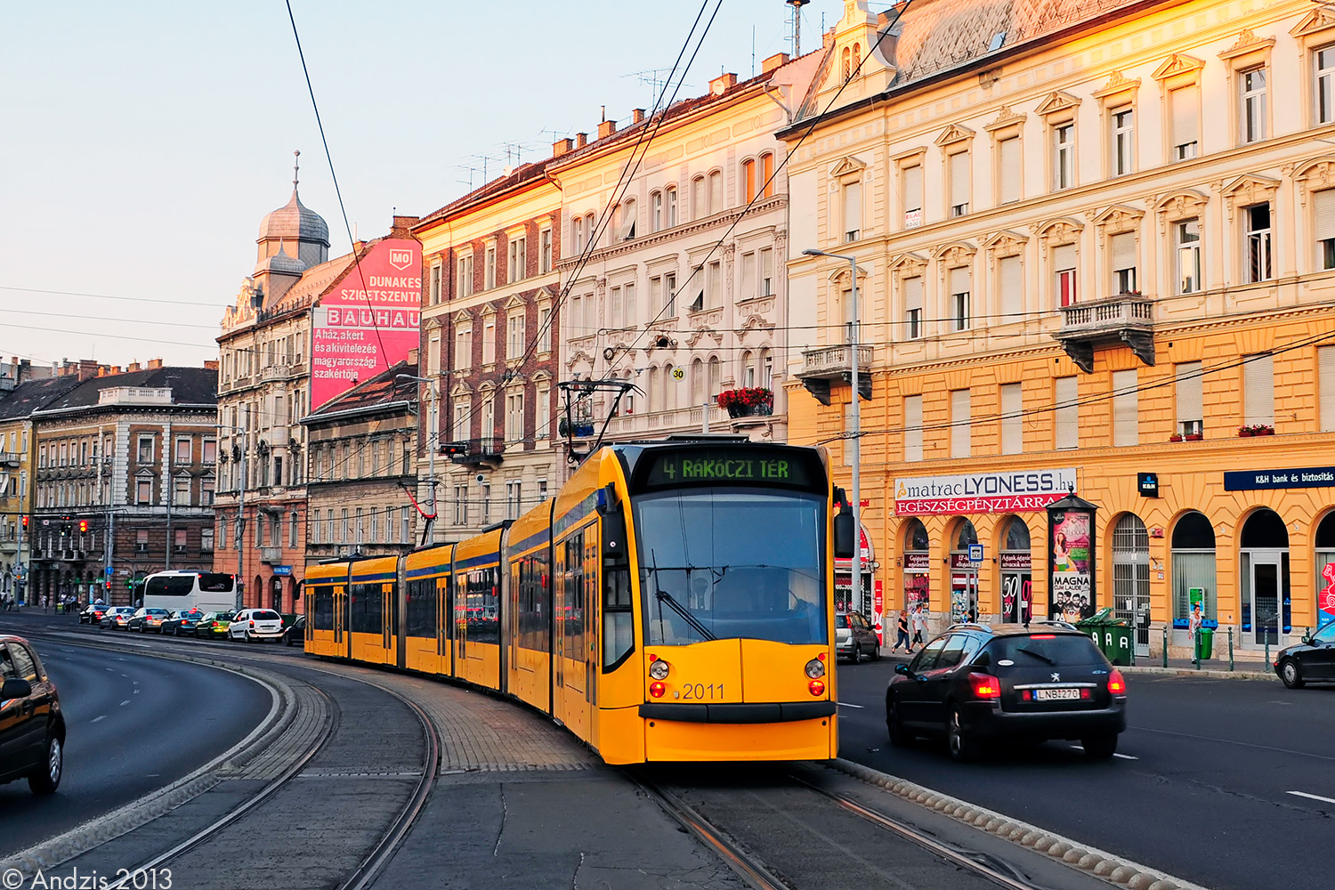 Budapesta, Siemens Combino Supra NF12B Nr. 2011