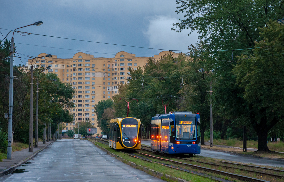 Киев, К1Т306 № 5003; Киев, PESA 71-414К-2 (Fokstrot) № 798