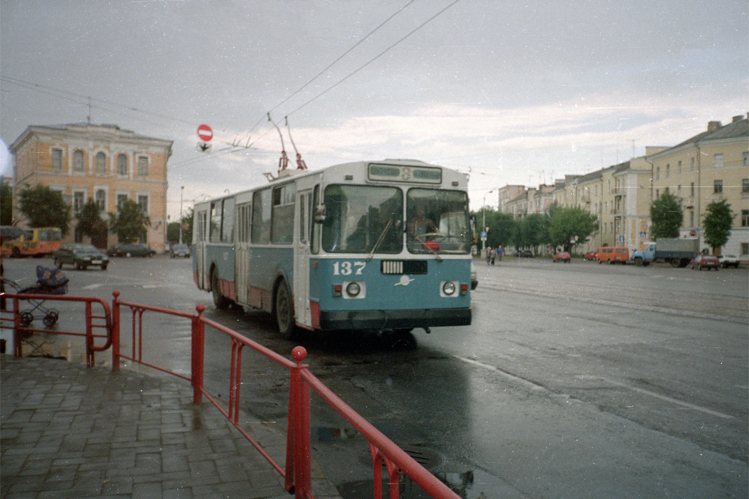Тверь, ЗиУ-682Г10 № 137; Тверь — Тверской троллейбус в начале 2000-х гг. (2002 — 2006 гг.); Тверь — Троллейбусные линии: Центральный район