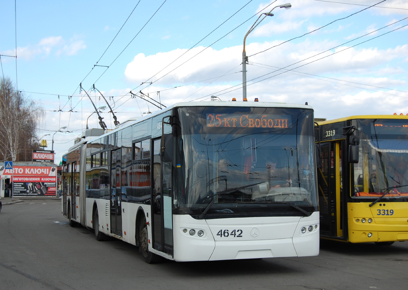 Kiev, LAZ E301D1 Nr. 4642