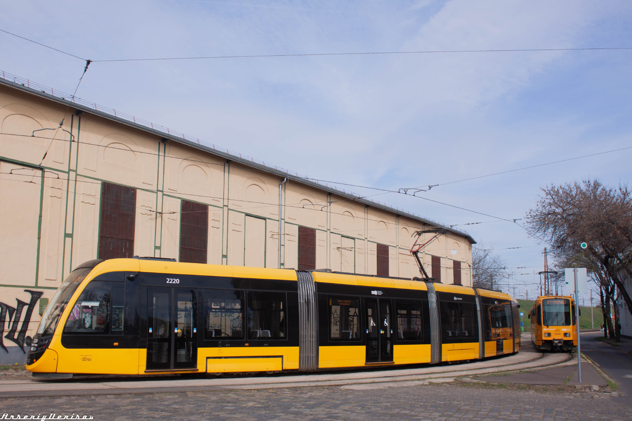 Будапешт, CAF Urbos 3 № 2220