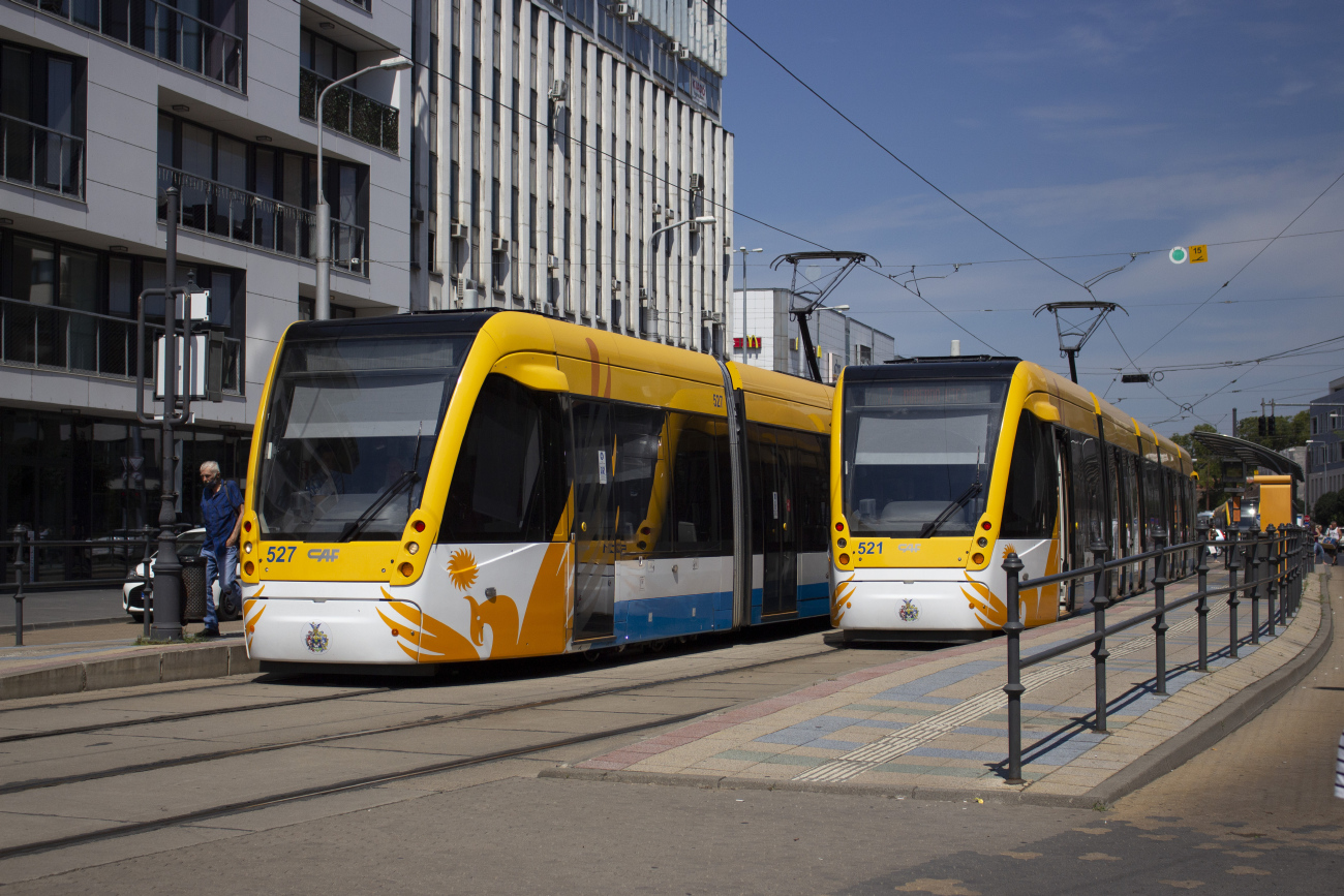 Дебрецен, CAF Urbos 3 № 527; Дебрецен, CAF Urbos 3 № 521