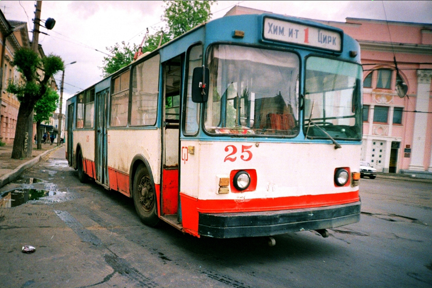 Tver, ZiU-682V № 25; Tver — Trolleybus terminals and turning rings; Tver — Tver trolleybus in the early 2000s (2002 — 2006)